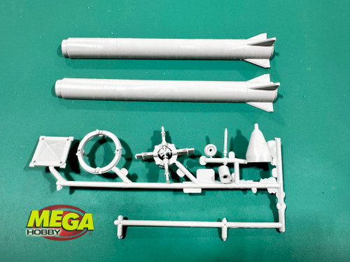 Jupiter C Rocket w/Gantry 1/110 Revell (MegaHobby Exclusive)